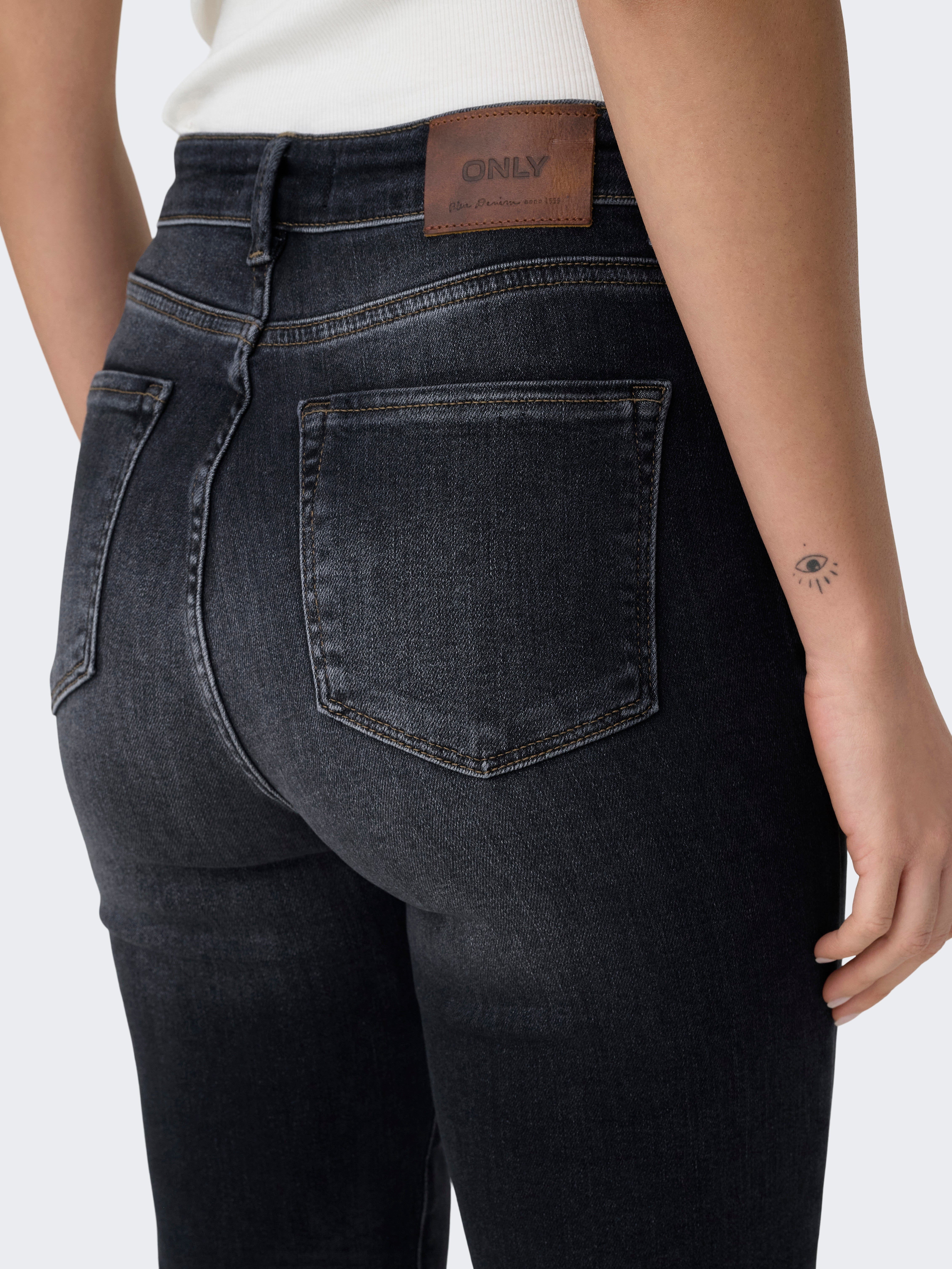 ONLEMILY Hohe Taille Gerade geschnitten Jeans Washed Black