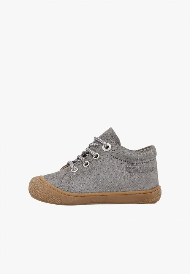 NATURINO COCOONLauflernschuhe aus Veloursleder in Glitter-Optik, Weiß-Silber