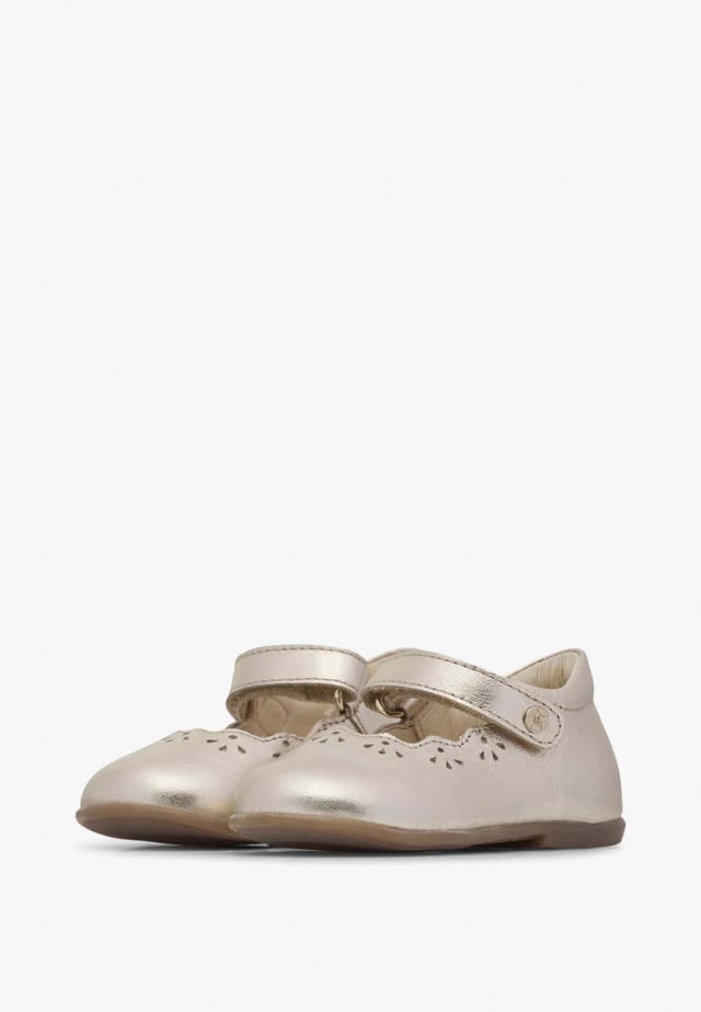 NATURINO OLYABallerinas aus Metallic-Leder, Platin