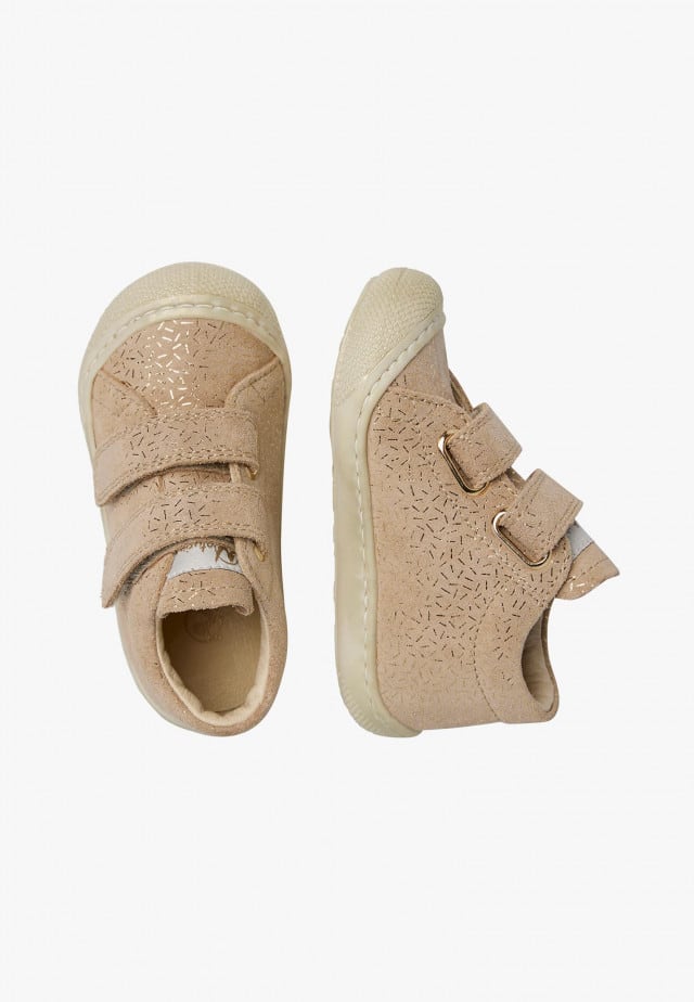 NATURINO COCOON VLLauflernschuhe aus Veloursleder mit Metallic-Details, Taupe