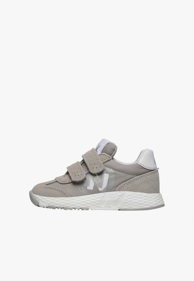 NATURINO JESKO 2 VL.Sneakers aus Veloursleder und technischem Gewebe, Taupe