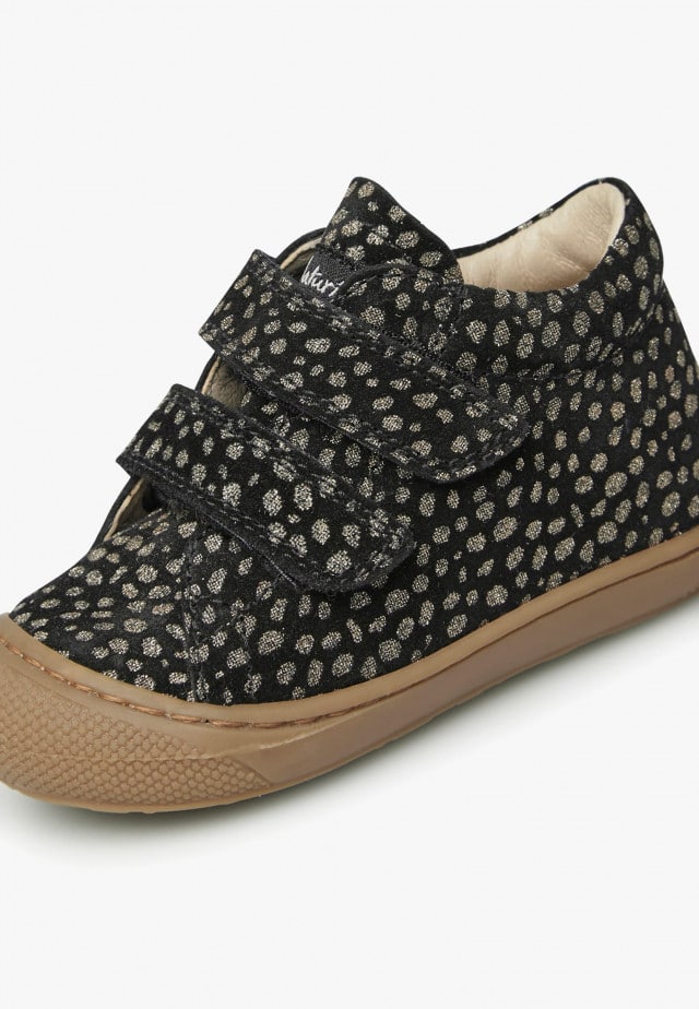 NATURINO COCOON VLLauflernschuhe aus Veloursleder mit Pony-Print, Schwarz-Platin