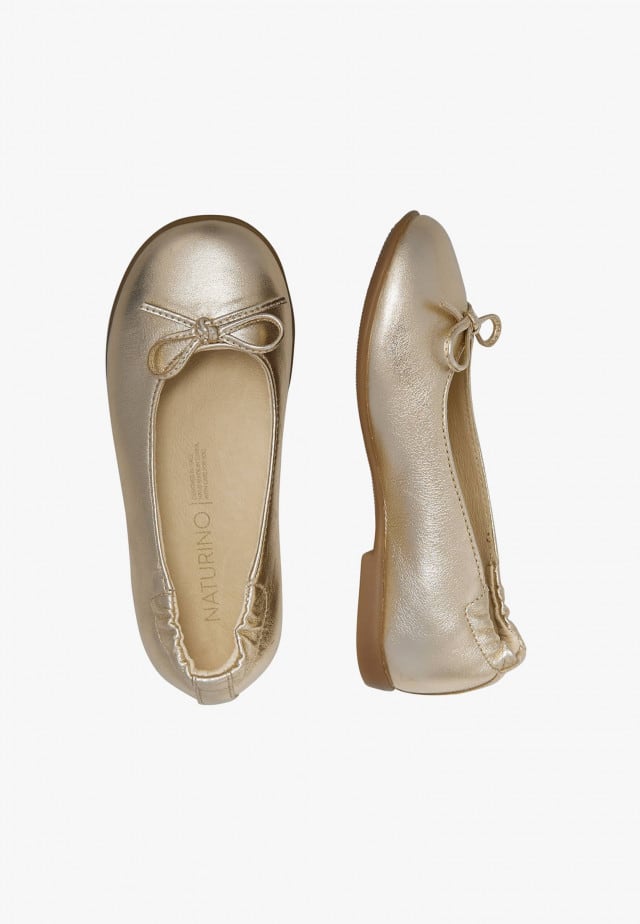 NATURINO CROISE'Ballerinas aus Metallic-Leder, Platin