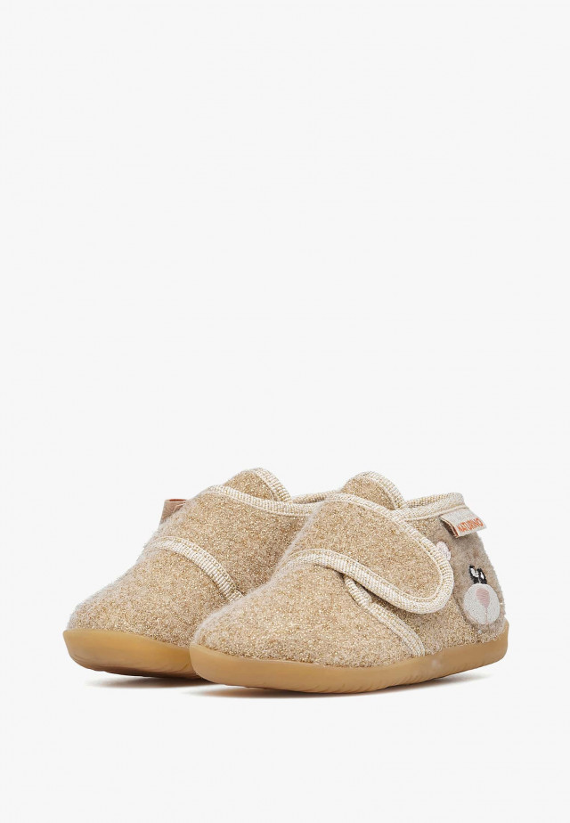 NATURINO CARILLONHausschuhe mit Bärenpatch, Beige