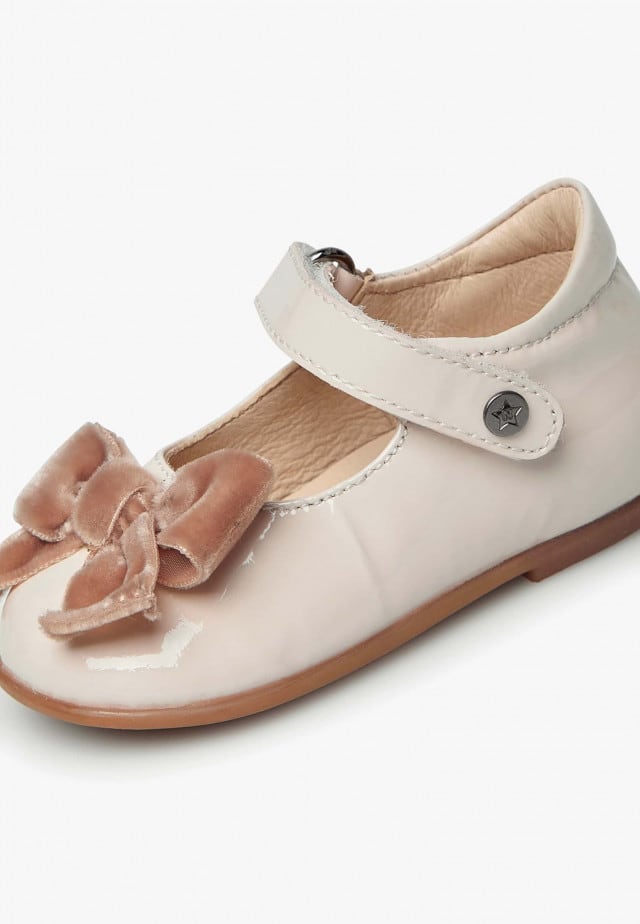 NATURINO ARABESQUEBallerinas aus Lackleder, Cremeweiß