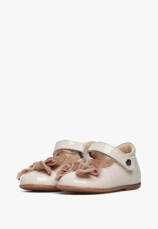 NATURINO ARABESQUEBallerinas aus Lackleder, Cremeweiß