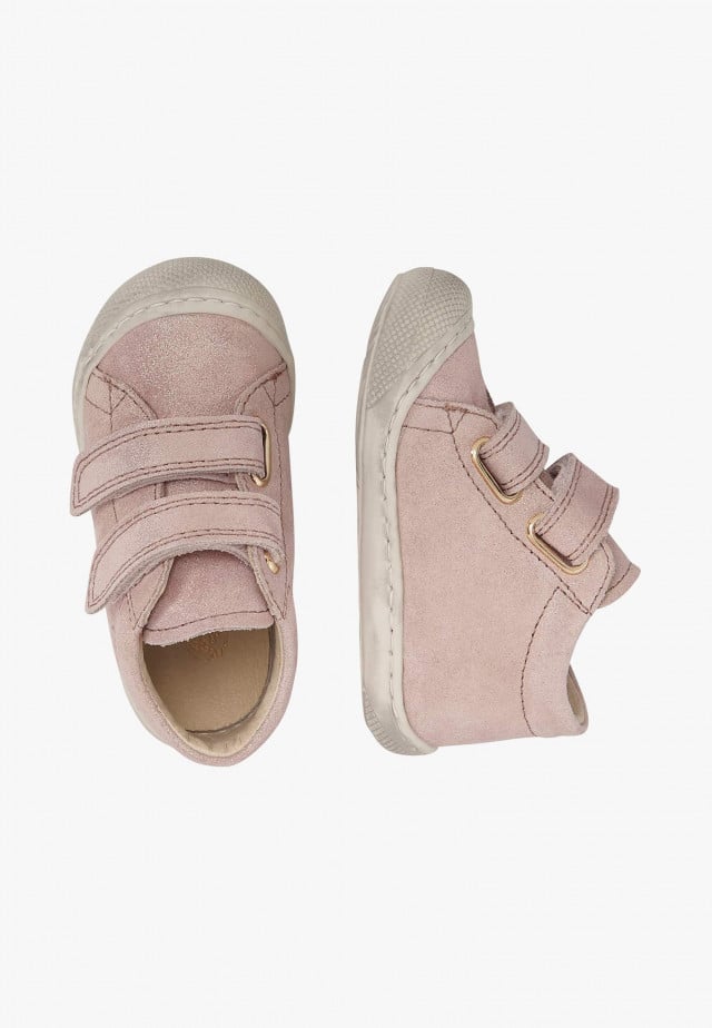 NATURINO COCOON VLLauflernschuhe aus Veloursleder in Glitter-Optik, Rosa