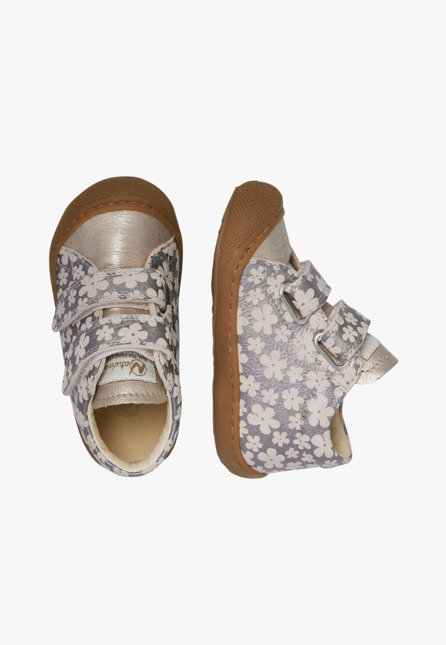 NATURINO COCOON VLLauflernschuhe aus Metallic-Veloursleder mit Blumen, Puderrosa
