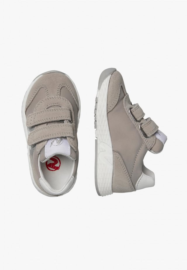 NATURINO JESKO 2 VL.Sneakers aus Veloursleder und technischem Gewebe, Taupe