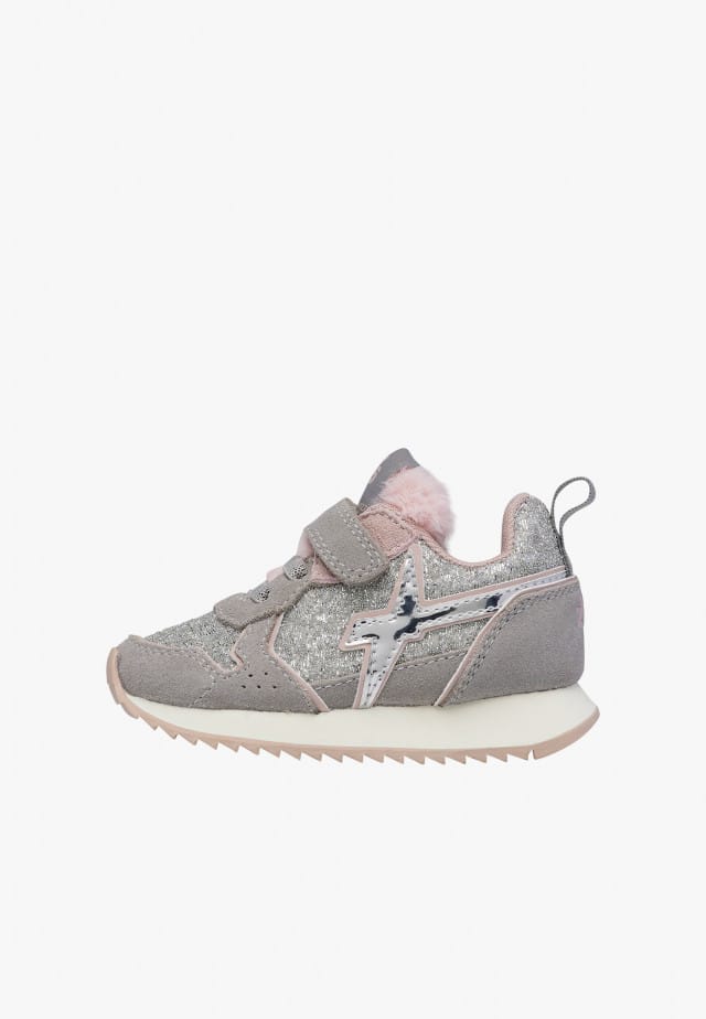 JET-BABY.Sneakers aus technischem Gewebe und Veloursleder, Silber