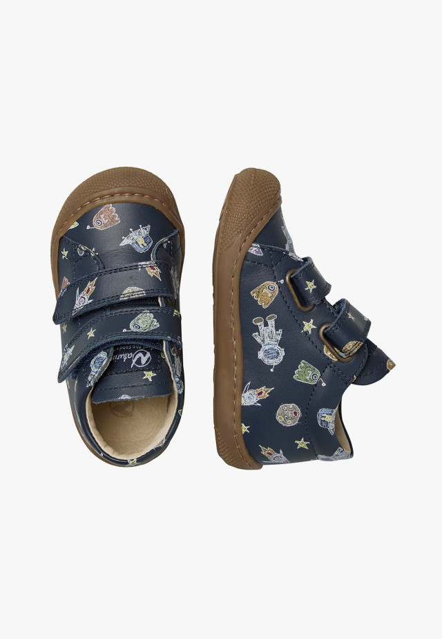 NATURINO COCOON VLLauflernschuhe aus Leder mit Astronautenprint, Marineblau