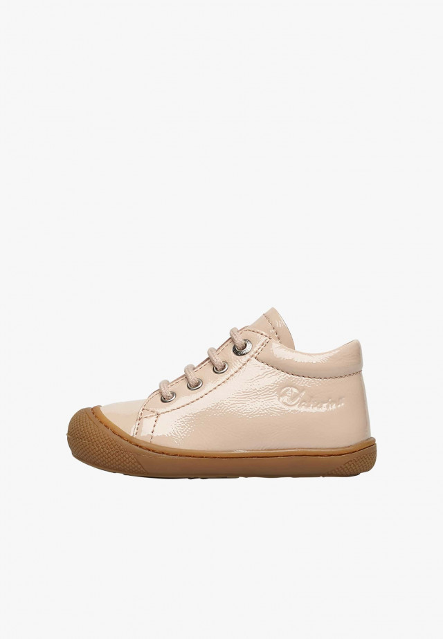 NATURINO COCOONLauflernschuhe aus Lackleder, Beige