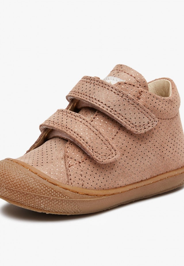 NATURINO COCOON VLLauflernschuhe aus Veloursleder in Glitter-Optik, Altrosa