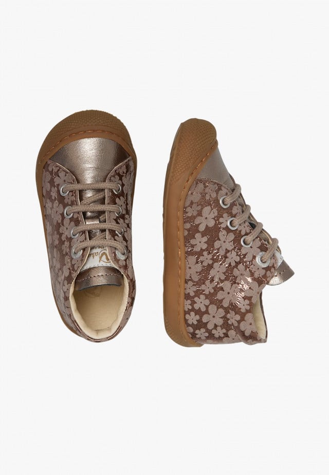 NATURINO COCOONLauflernschuhe aus Metallic-Veloursleder, Taupe