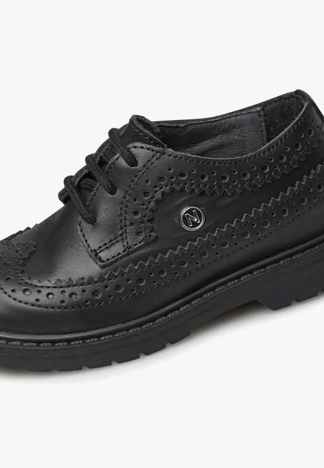 NATURINO ALBERTSchnürschuhe mit Lochverzierung, Schwarz
