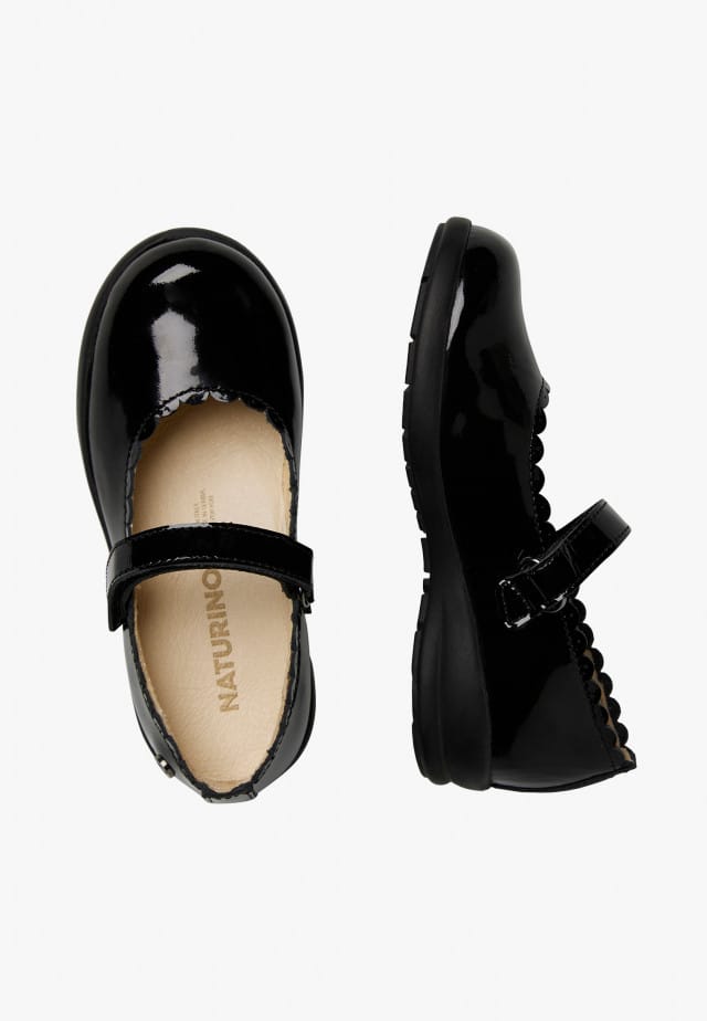 NATURINO JELKIBallerinas aus Lackleder, Schwarz