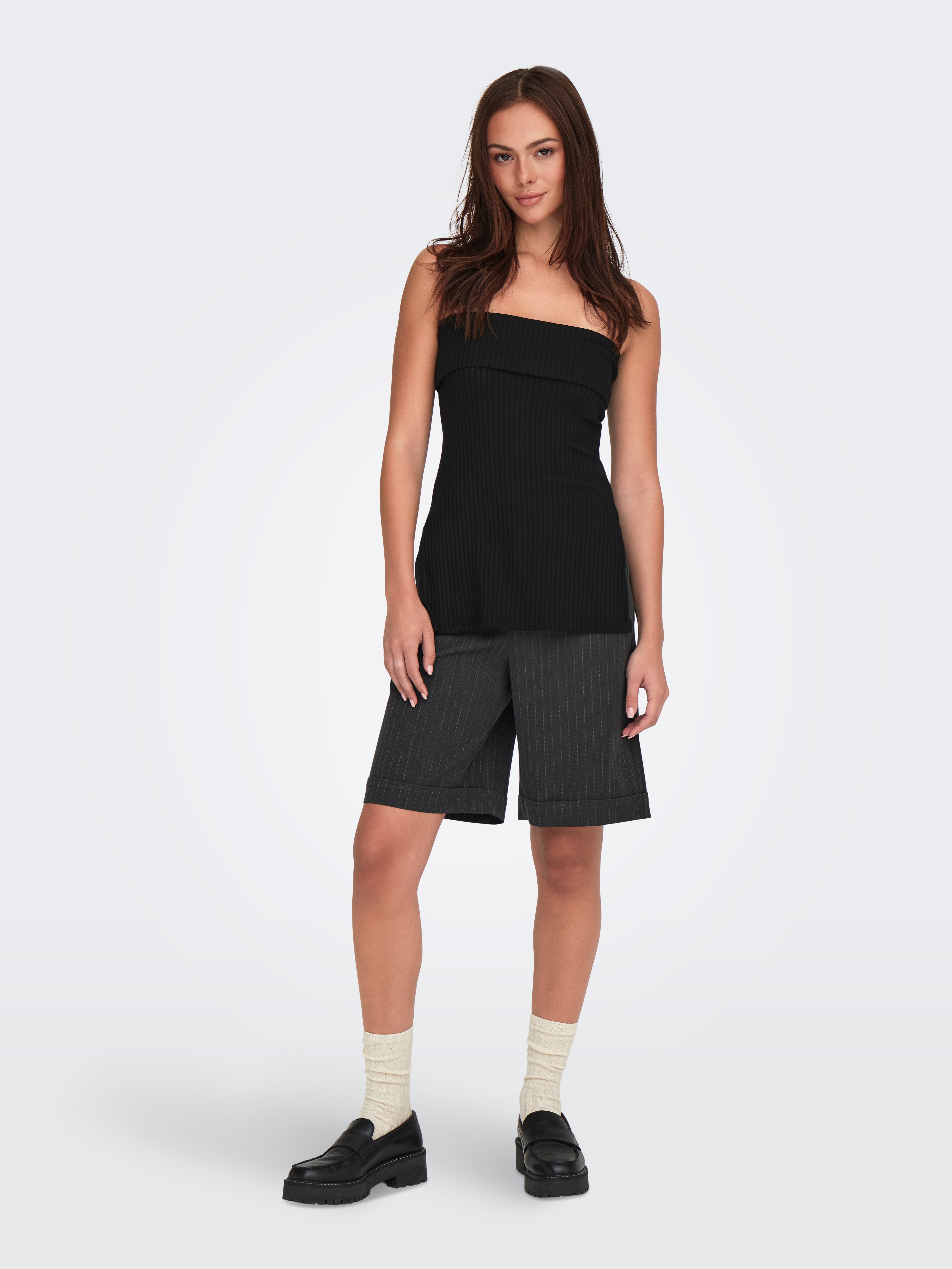 ONLCANA Locker geschnitten Shorts Dark Grey Melange