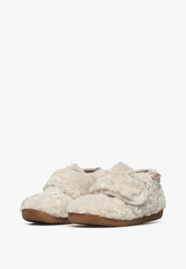 NATURINO HOMEHausschuhe aus Kunstpelz, Creme