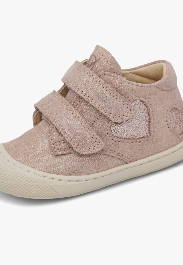 NATURINO MIDORY VLLauflernschuhe aus glitzerndem Veloursleder, Puderrosa