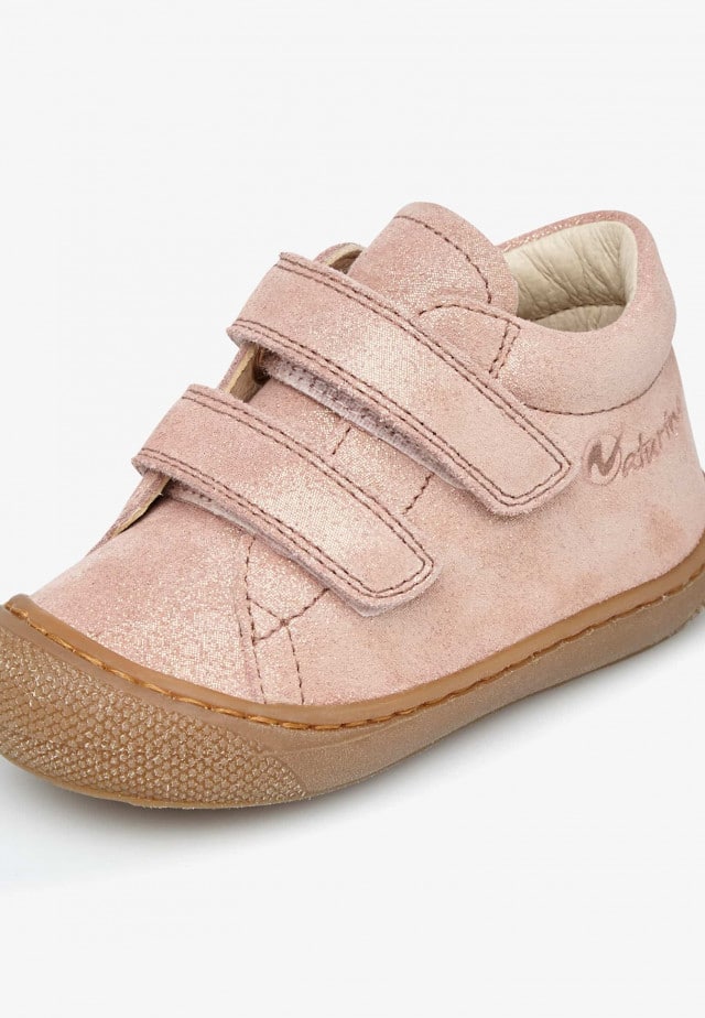 NATURINO COCOON VLLauflernschuhe aus Veloursleder in Glitter-Optik, Altrosa