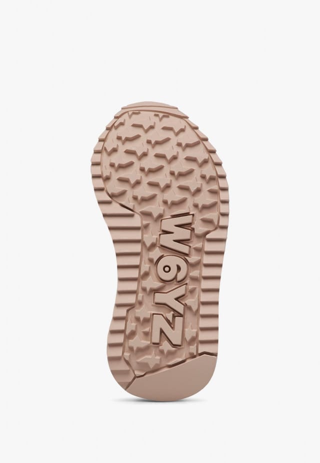 JET-BABY.Sneakers aus technischem Gewebe und Veloursleder, Silber