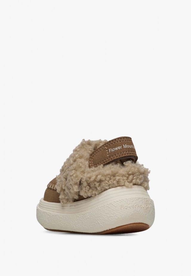 KYOKO JUNIOR.Sneakers aus Kunstleder und Wolle, Braun