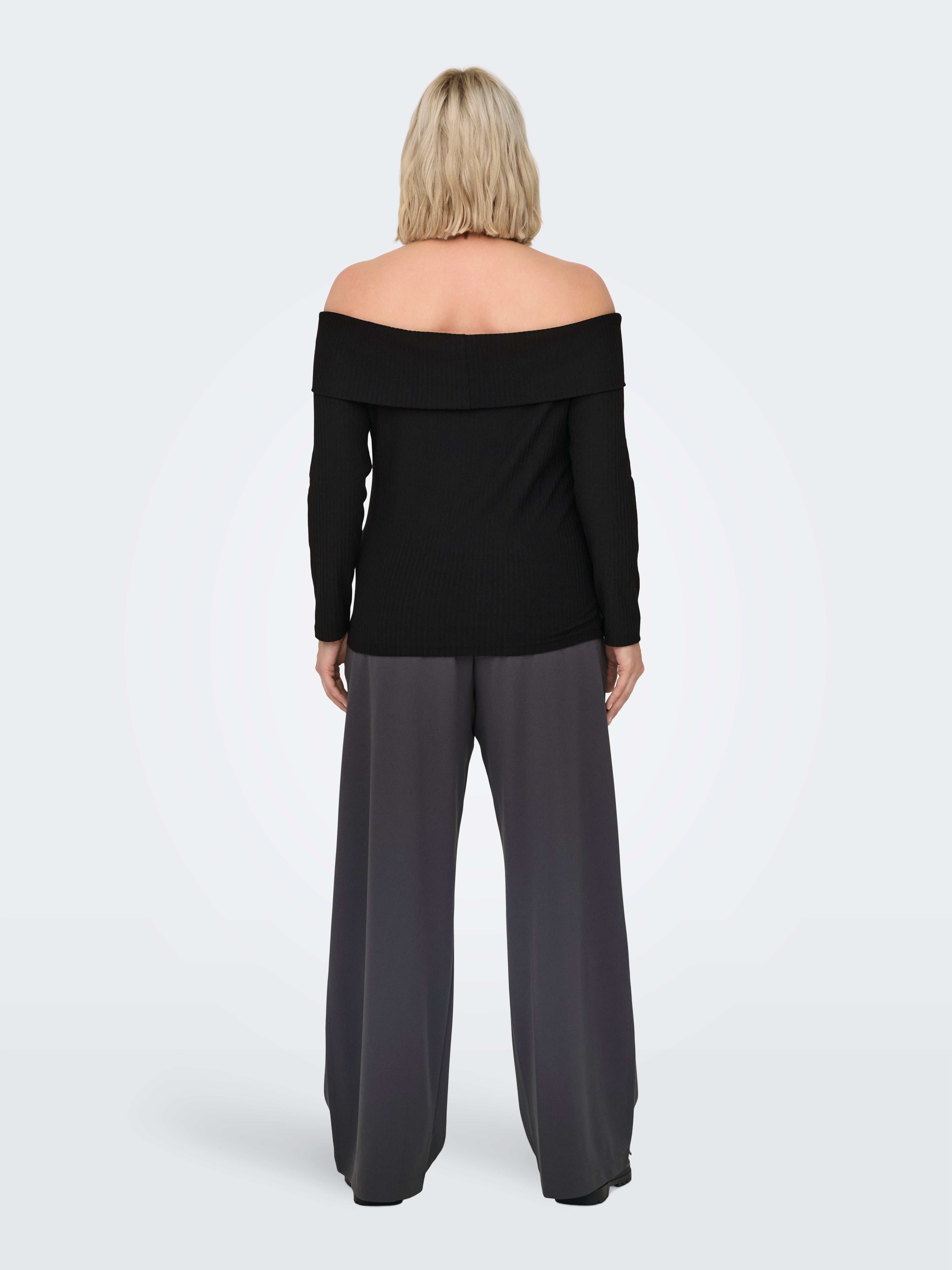 CAREVELYN Top Black