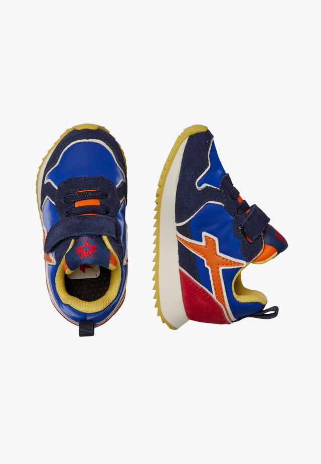 JET-BABY.Sneakers aus Veloursleder und technischem Gewebe, Schwarz