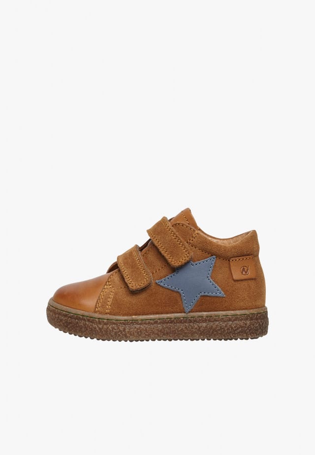 NATURINO ALBUS STAR VLSneakers aus Leder und Veloursleder mit Stern-Patch, Braun