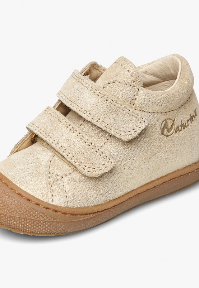 NATURINO COCOON VLLauflernschuhe aus Veloursleder in Glitter-Optik, Platin