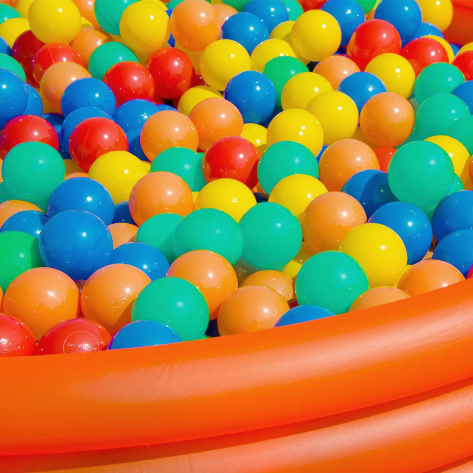 LittleTom 2000 bunte Bälle für Bällebad 6cm Babybälle Plastikbälle Baby Spielbälle