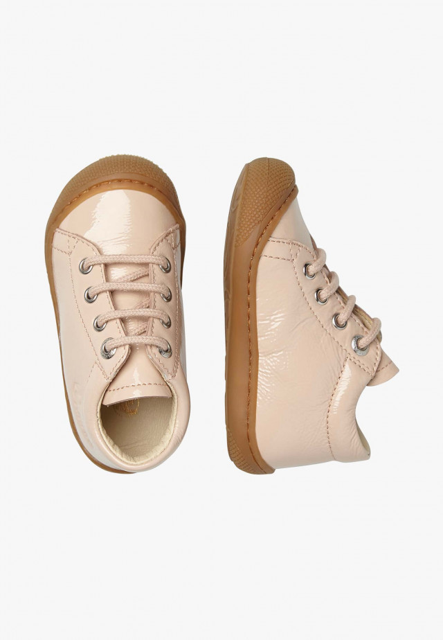 NATURINO COCOONLauflernschuhe aus Lackleder, Beige