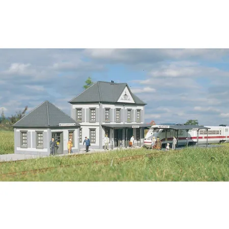 PIKO Bahnhof Neustadt