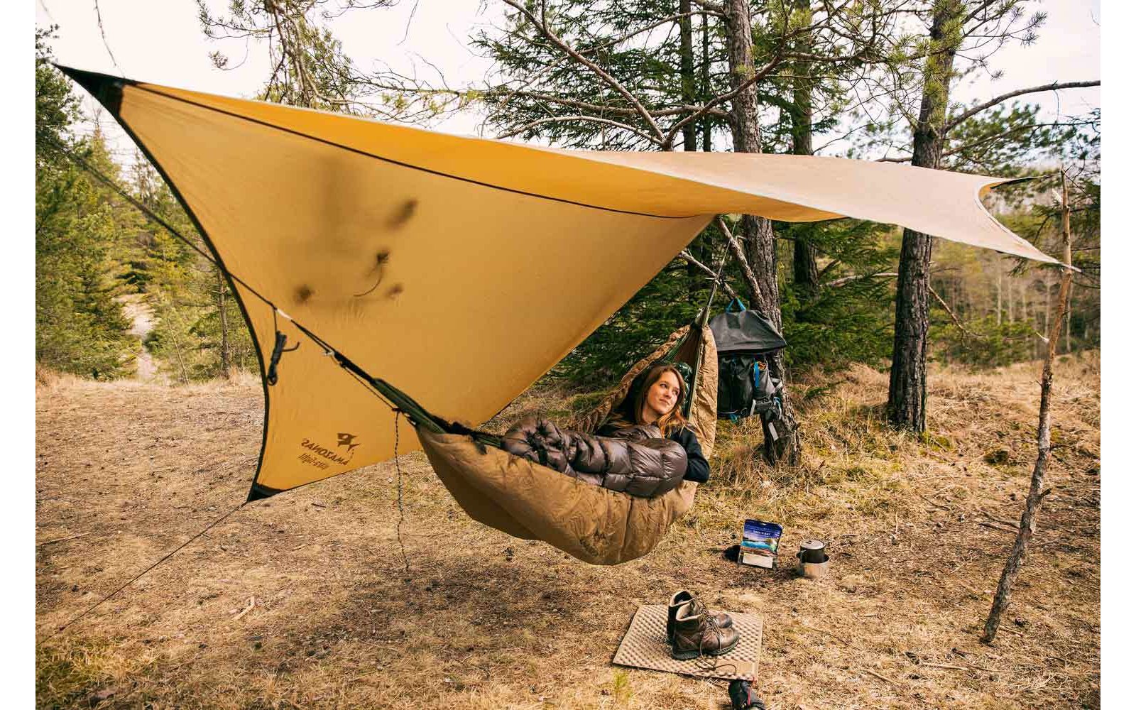 Amazonas 2in1 Hängematte Underquilt-Poncho braun
