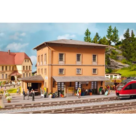 NOCH Laser-Cut Bausatz Bahnhof Tannau (Berg)