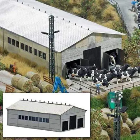 Busch LPG Stallung Bausatz, 125 x 80 mm, 45 mm hoch