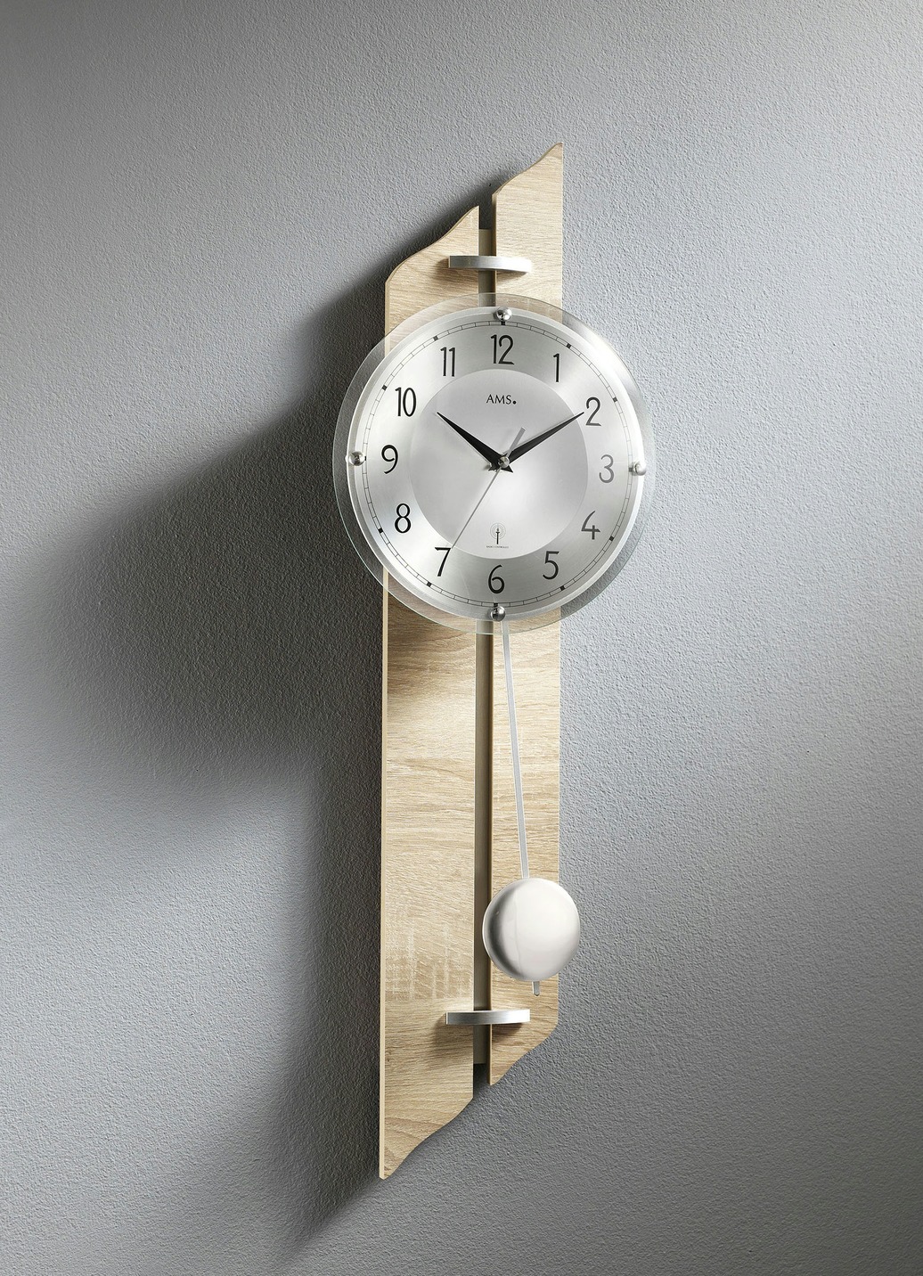 Wanduhr mit Funkuhrwerk