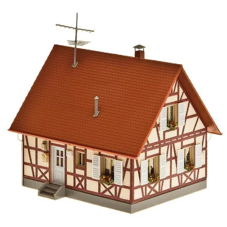 FALLER Einfamilienhaus mit Fachwerk