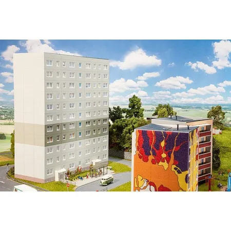 FALLER - Plattenbau Typ P2 Ergänzung