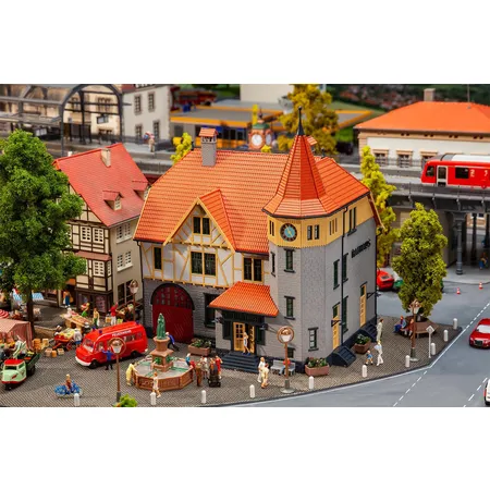 Faller 130649 - Rathaus mit Feuerwehrgarage