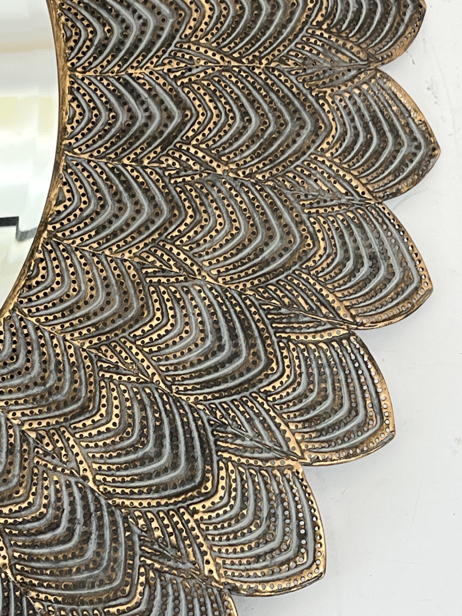 Wandspiegel 'Duncan', gold, Ø 85 cm, L 5 cm von fischer's lagerhaus