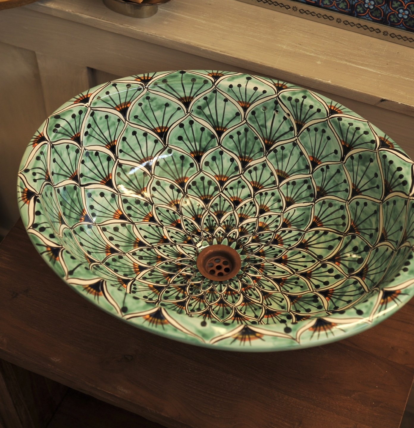 Keramikwaschbecken 'Pfau', hellgrün, multicolor, B 53 cm, L 43 cm, H 19 cm von fischer's lagerhaus