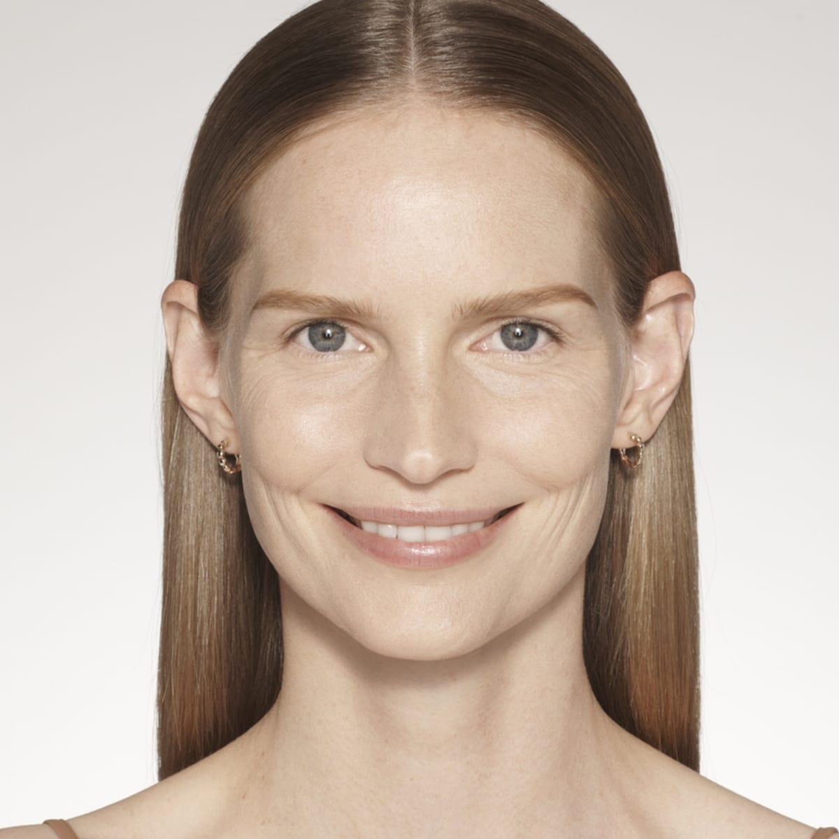 ESTEE LAUDER Futurist Sérum de Teint - Fond de teint léger SPF 20