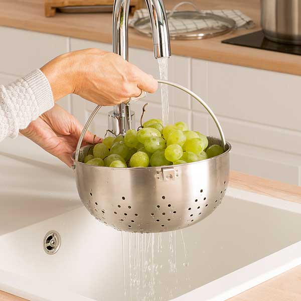 Faitout inox 24 cm avec panier passoire rotatif et couvercle en verre