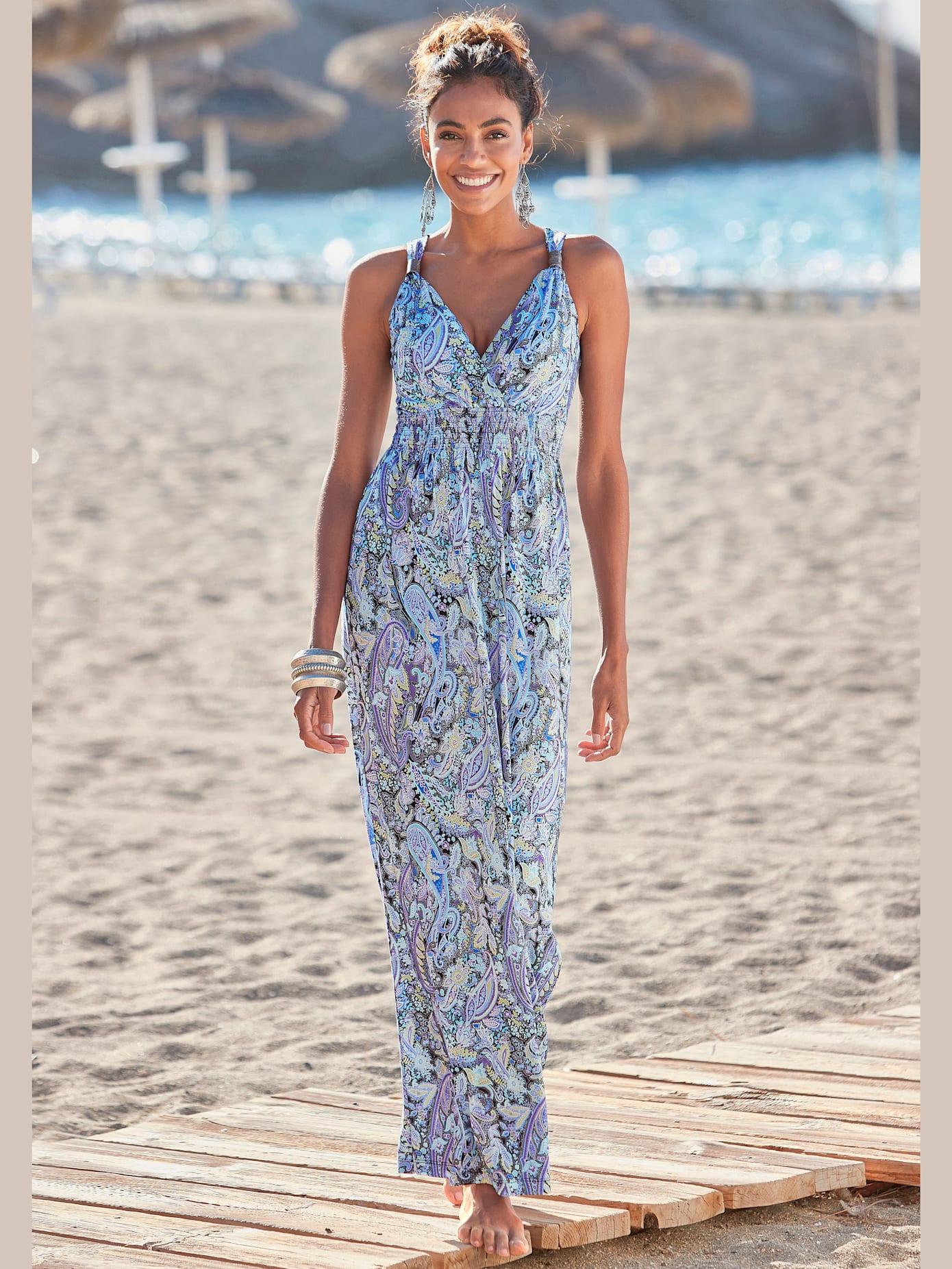 Robe longue séduisante encolure réglable
