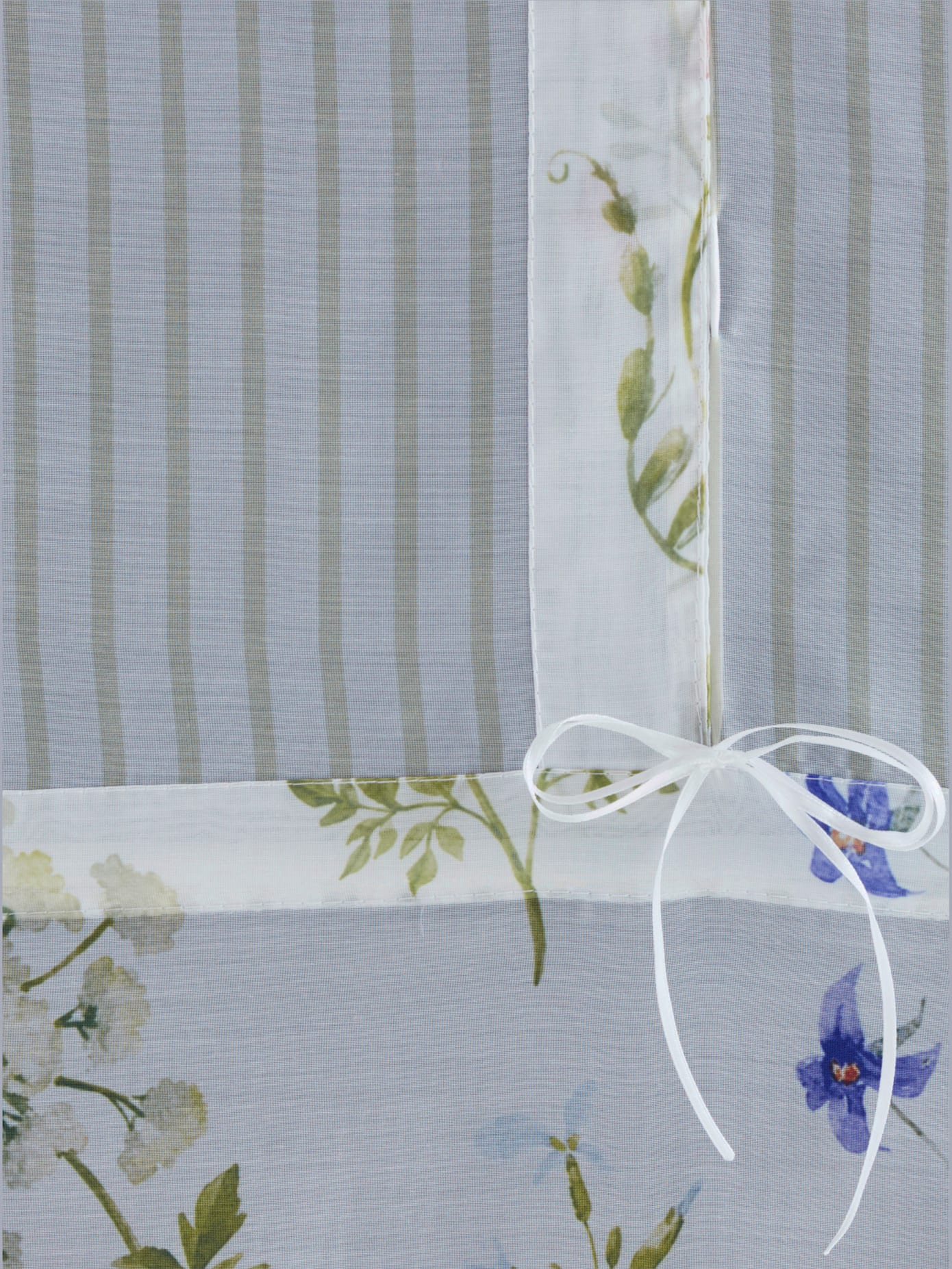 Store-bateau matière semi-transparente