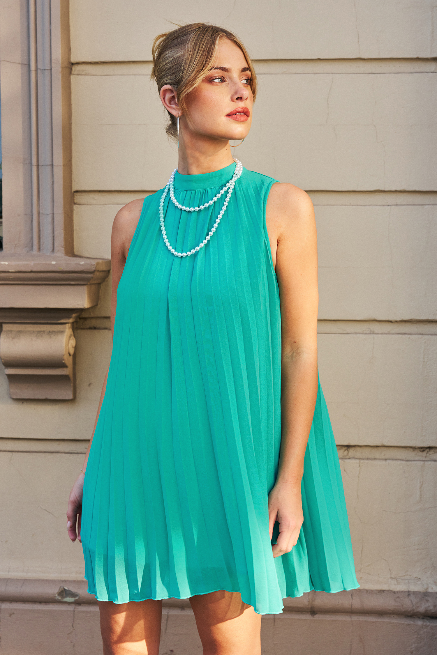 Robe de tente mini sans manches à col haut
