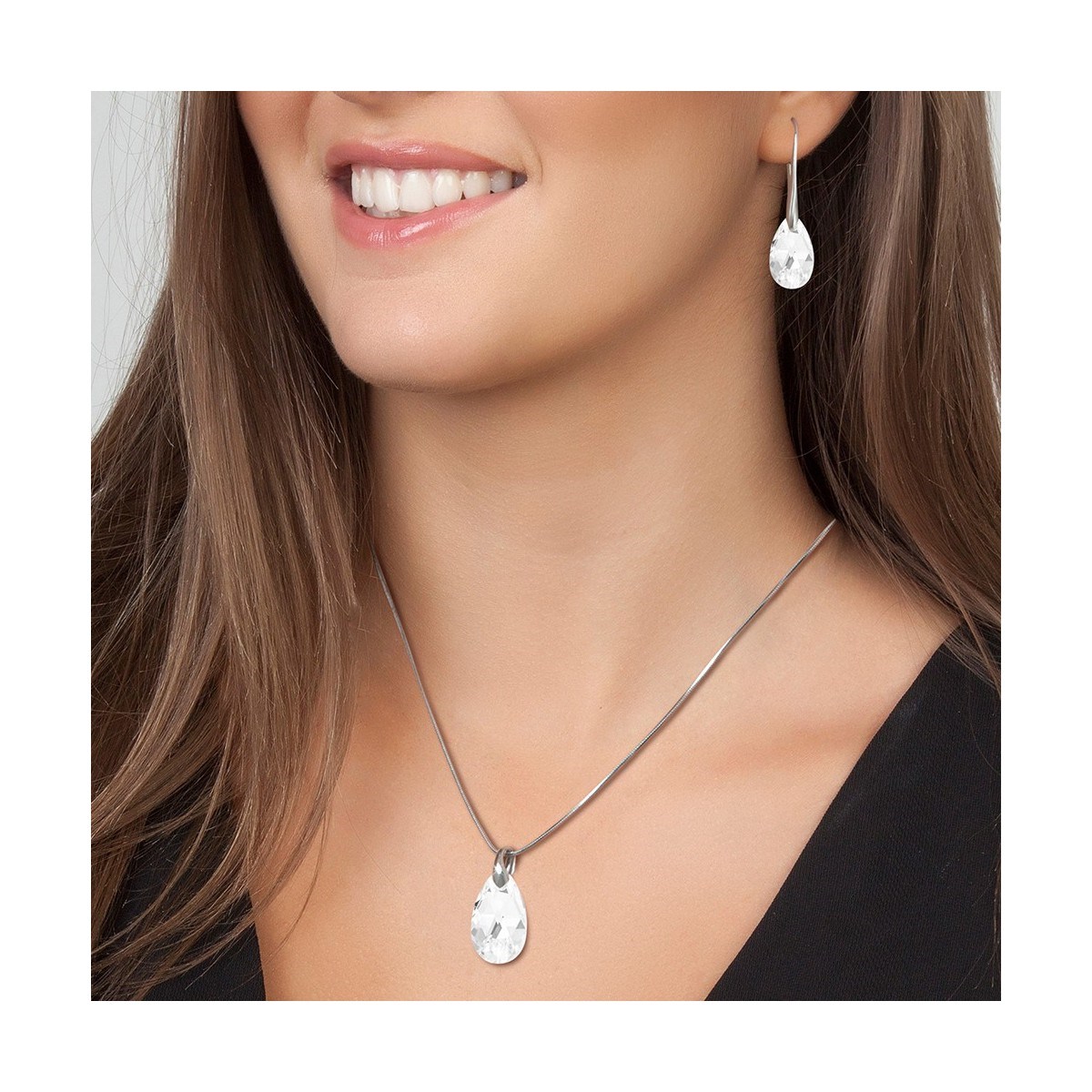Parure collier et boucles d'oreilles SC Crystal orneés de Cristaux scintillants