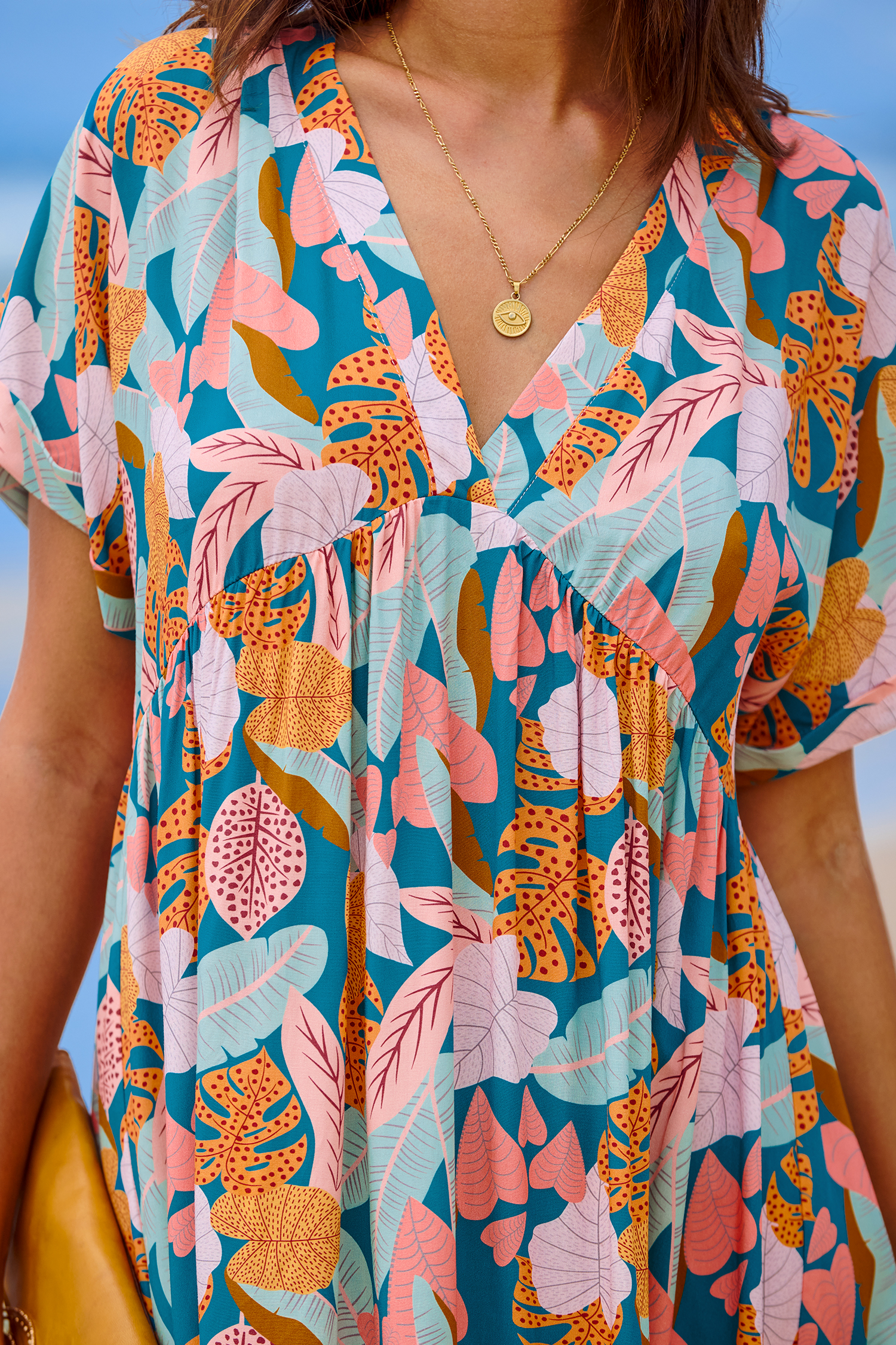 Robe mini à manches courtes