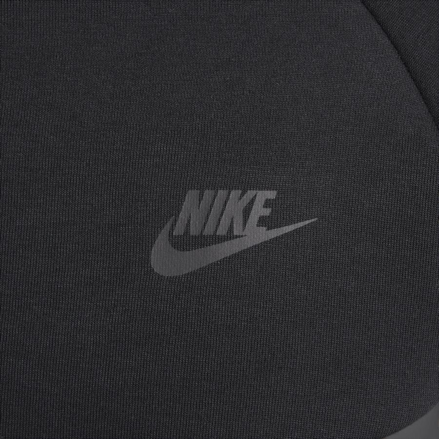 Nike Tech